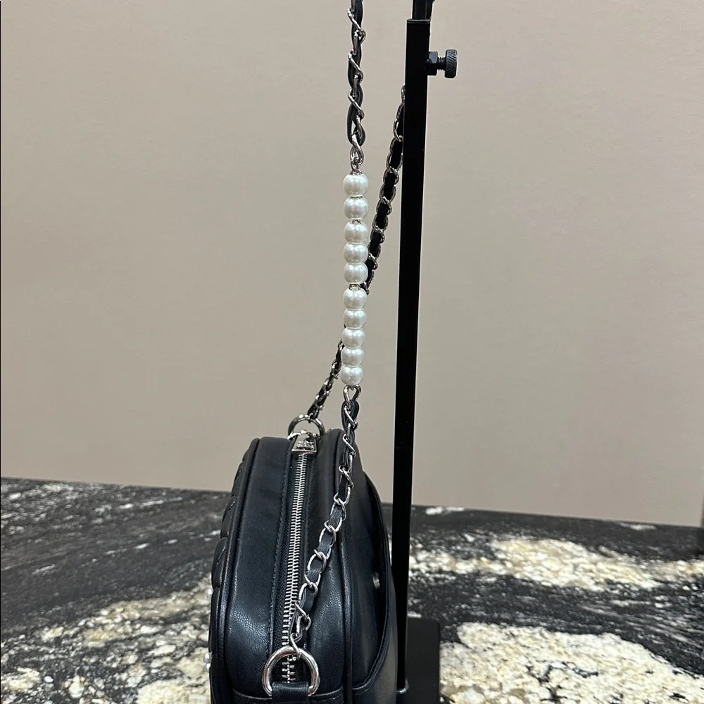 Badgley Mischka Diamond Quilted Camera Bag - Picture 3 of 8